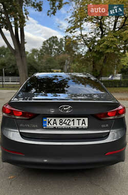 Седан Hyundai Elantra 2017 в 
