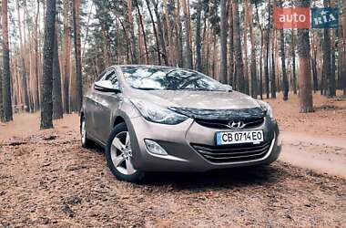 Седан Hyundai Elantra 2013 в Варві