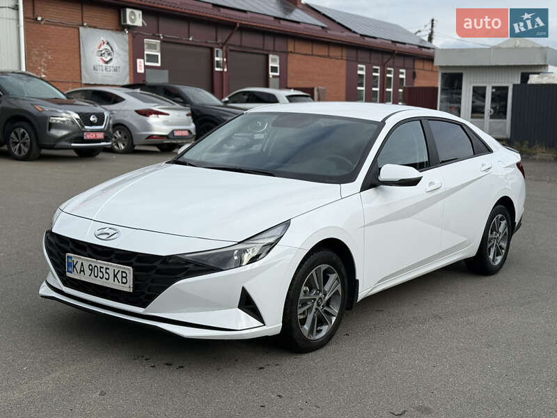 Седан Hyundai Elantra 2022 в Києві