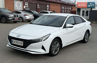 Седан Hyundai Elantra 2022 в 