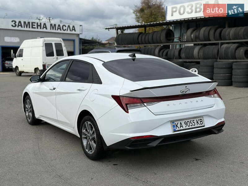 Седан Hyundai Elantra 2022 в Києві