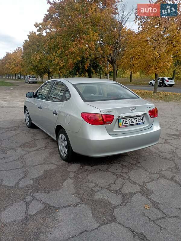 Седан Hyundai Elantra 2010 в Кам'янському фото 2 Седан Hyundai Elantra 2010 в Кам'янському