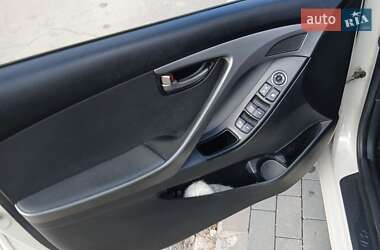 Седан Hyundai Elantra 2011 в 