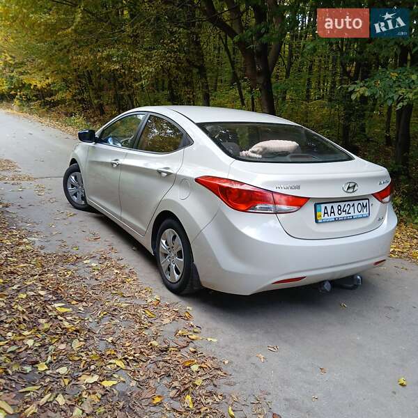 Седан Hyundai Elantra 2011 в Хмельницком