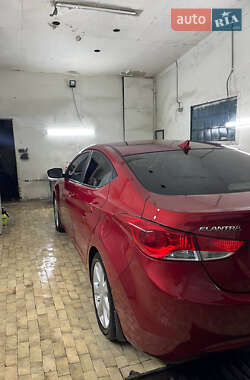 Седан Hyundai Elantra 2012 в 