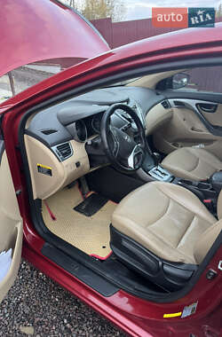 Седан Hyundai Elantra 2012 в 