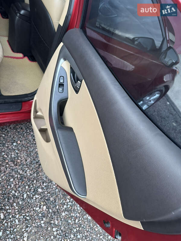 Седан Hyundai Elantra 2012 в Бориславі