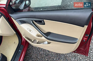 Седан Hyundai Elantra 2012 в 