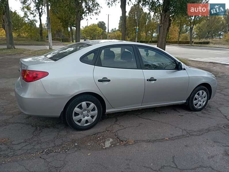 Седан Hyundai Elantra 2010 в Кам'янському фото 8 Седан Hyundai Elantra 2010 в Кам'янському