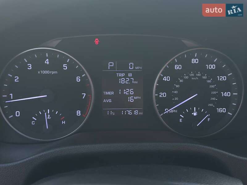 Седан Hyundai Elantra 2016 в Києві