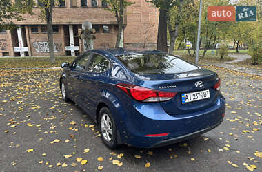 Седан Hyundai Elantra 2015 в 