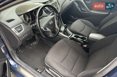 Седан Hyundai Elantra 2015 в 