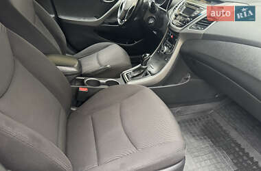 Седан Hyundai Elantra 2015 в 