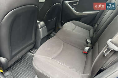 Седан Hyundai Elantra 2015 в 