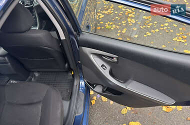 Седан Hyundai Elantra 2015 в 