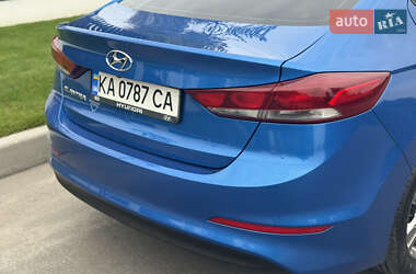 Седан Hyundai Elantra 2016 в 