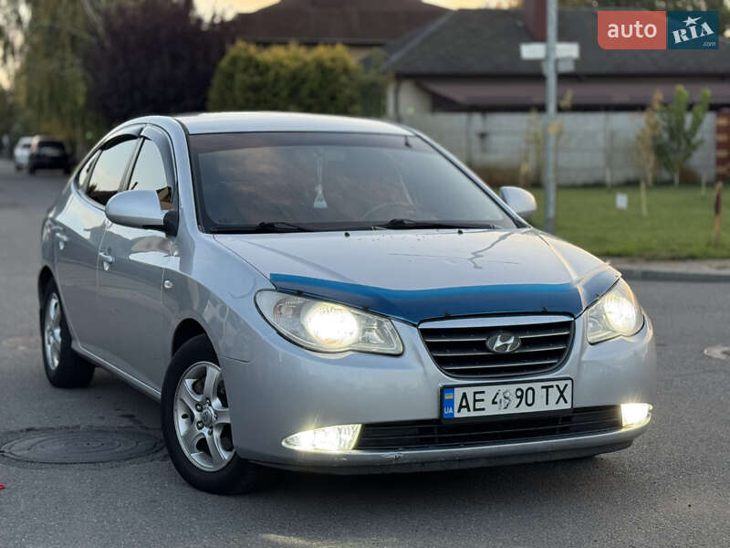 Седан Hyundai Elantra 2007 в Днепре