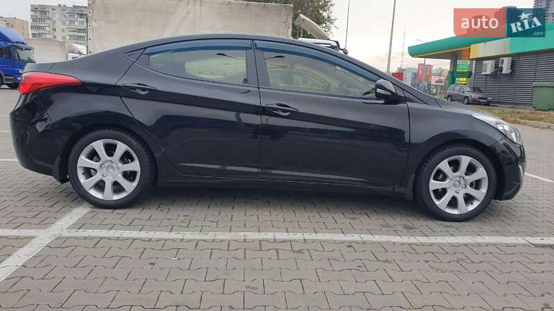 Седан Hyundai Elantra 2013 в Киеве