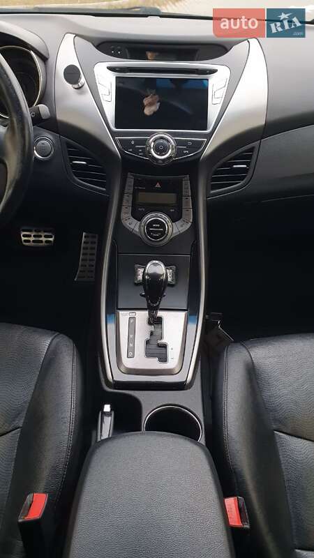 Седан Hyundai Elantra 2013 в Киеве
