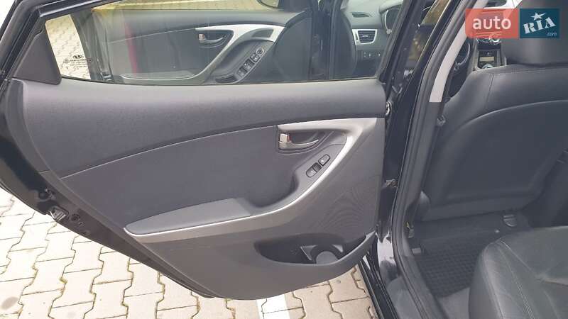 Седан Hyundai Elantra 2013 в Киеве