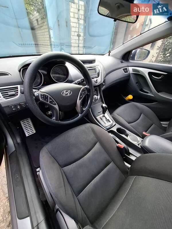 Седан Hyundai Elantra 2013 в Миколаєві