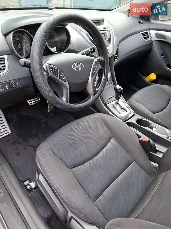 Седан Hyundai Elantra 2013 в Миколаєві