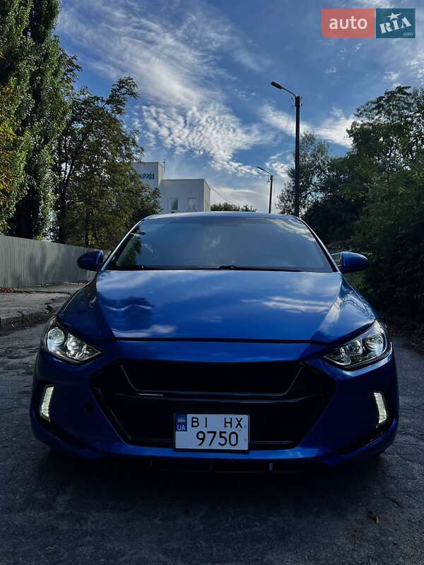 Седан Hyundai Elantra 2016 в  фото Седан Hyundai Elantra 2016 в