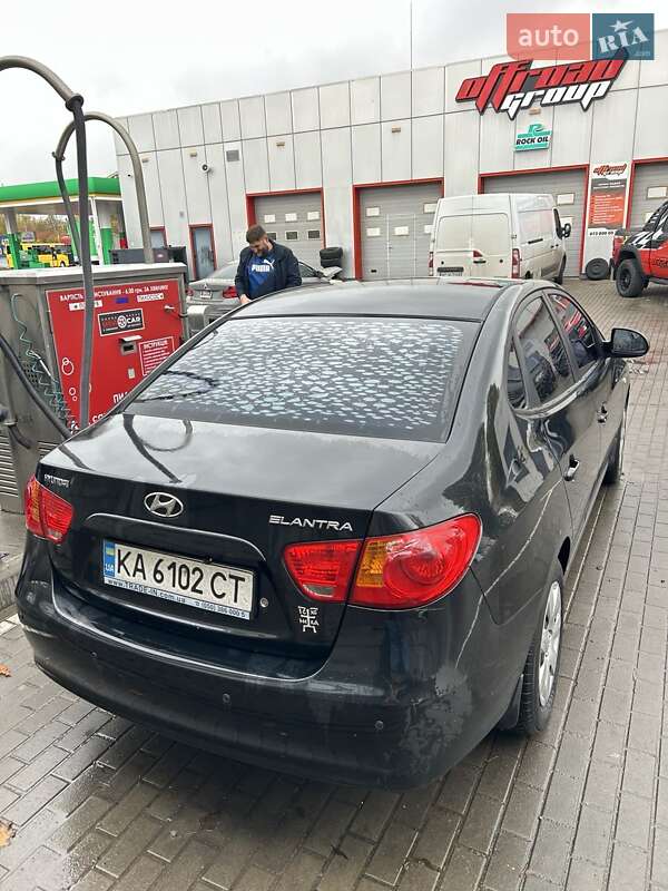 Седан Hyundai Elantra 2008 в Киеве