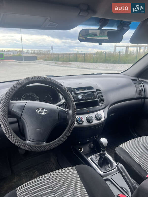 Седан Hyundai Elantra 2011 в Киеве фото 8 Седан Hyundai Elantra 2011 в Киеве