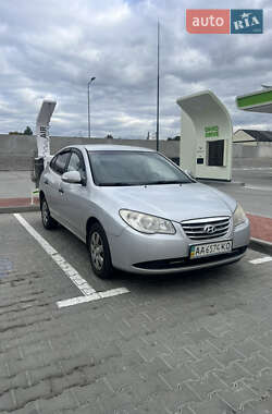 Седан Hyundai Elantra 2011 в 
