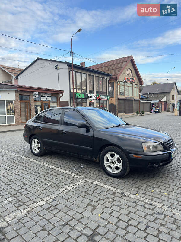 Хэтчбек Hyundai Elantra 2004 в 