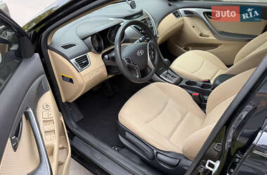Седан Hyundai Elantra 2013 в 