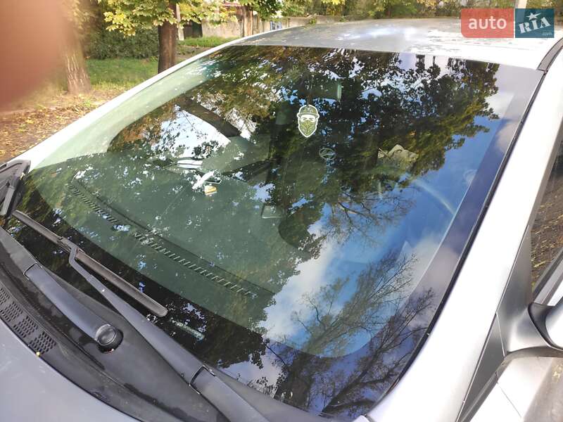 Седан Hyundai Elantra 2015 в Киеве