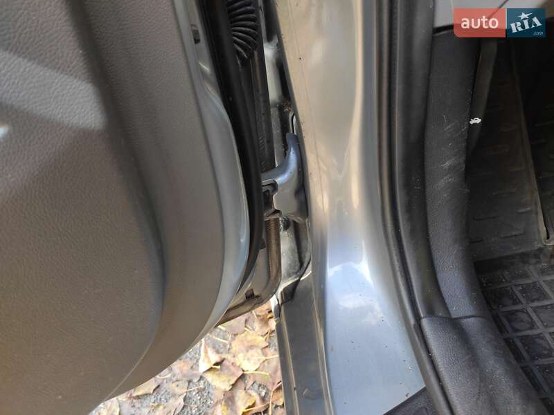 Седан Hyundai Elantra 2015 в Киеве