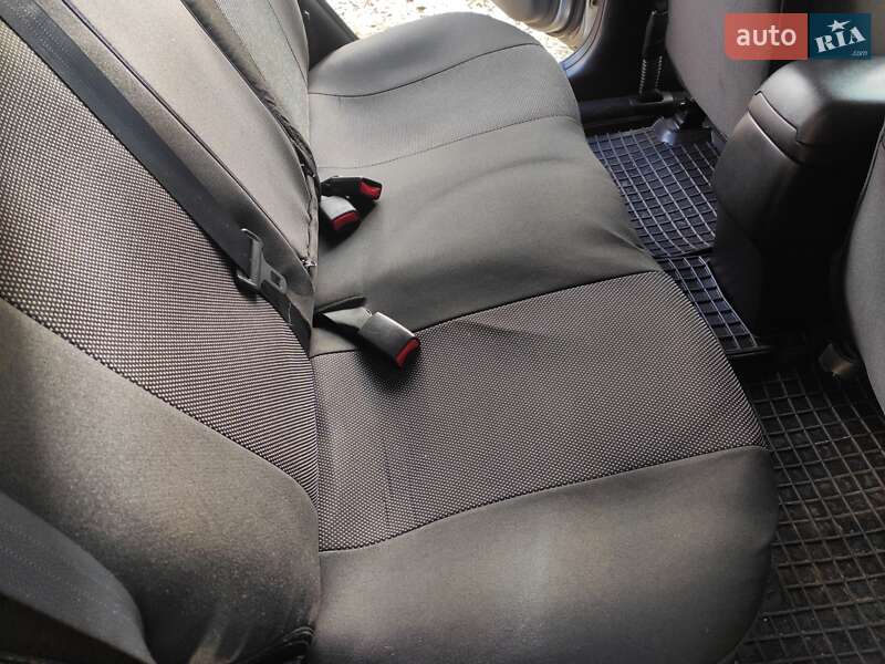 Седан Hyundai Elantra 2015 в Киеве