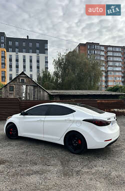 Седан Hyundai Elantra 2015 в 