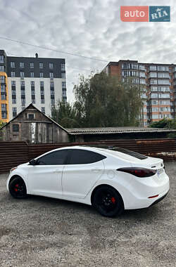 Седан Hyundai Elantra 2015 в 