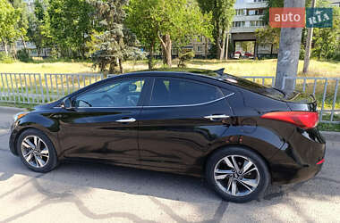 Седан Hyundai Elantra 2014 в  фото 3 Седан Hyundai Elantra 2014 в