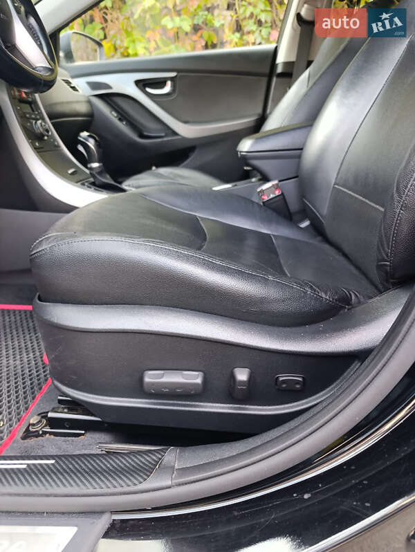 Седан Hyundai Elantra 2014 в Дніпрі