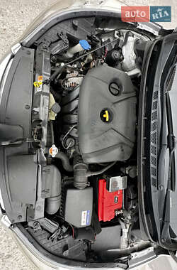 Седан Hyundai Elantra 2012 в 
