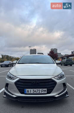 Седан Hyundai Elantra 2017 в Новоселках