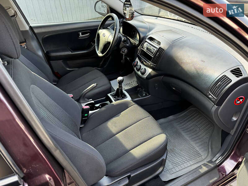 Седан Hyundai Elantra 2007 в Дніпрі
