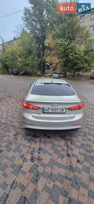 Седан Hyundai Elantra 2017 в Новомосковську