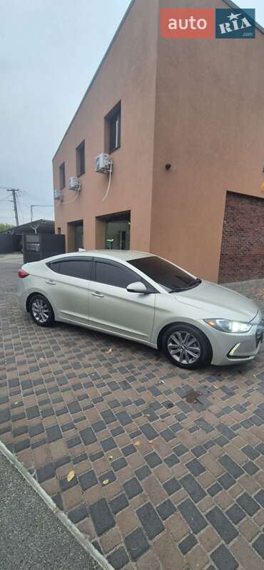 Седан Hyundai Elantra 2017 в Новомосковську