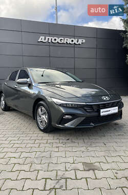 Седан Hyundai Elantra 2024 в Одессе