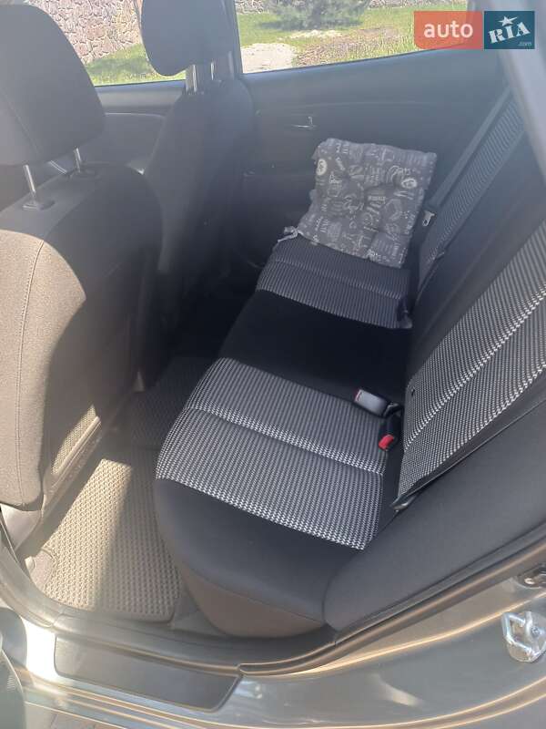 Седан Hyundai Elantra 2010 в Киеве фото 32 Седан Hyundai Elantra 2010 в Киеве