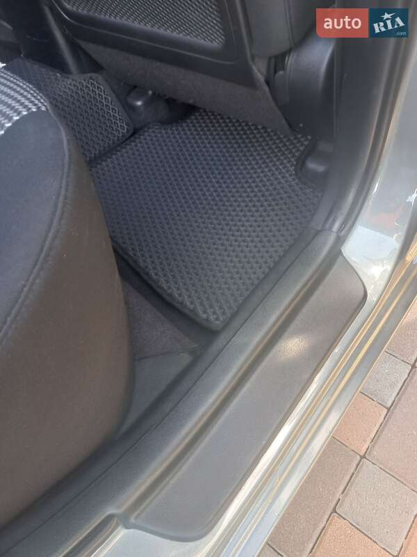 Седан Hyundai Elantra 2010 в Киеве фото 35 Седан Hyundai Elantra 2010 в Киеве