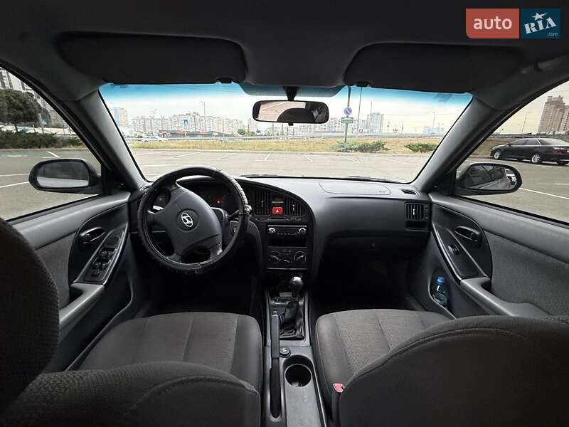 Седан Hyundai Elantra 2006 в Киеве