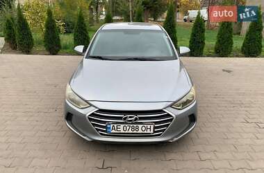 Седан Hyundai Elantra 2016 в Кривом Роге