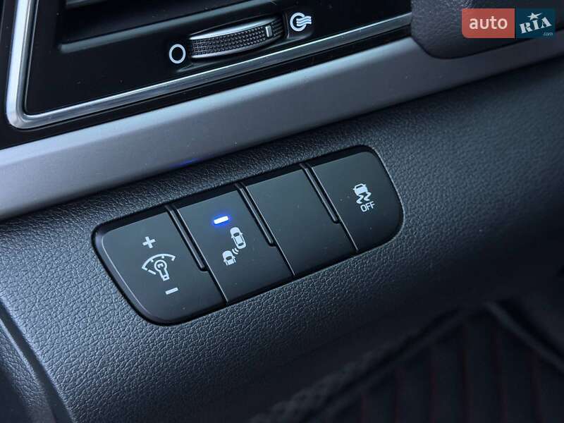 Седан Hyundai Elantra 2016 в Харькове